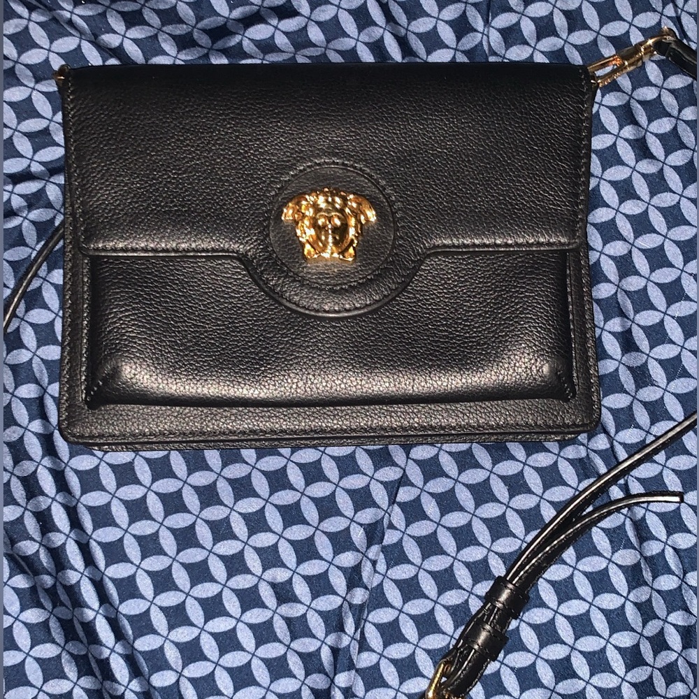 Real Versace Purse, need the money let’s negotiate!!